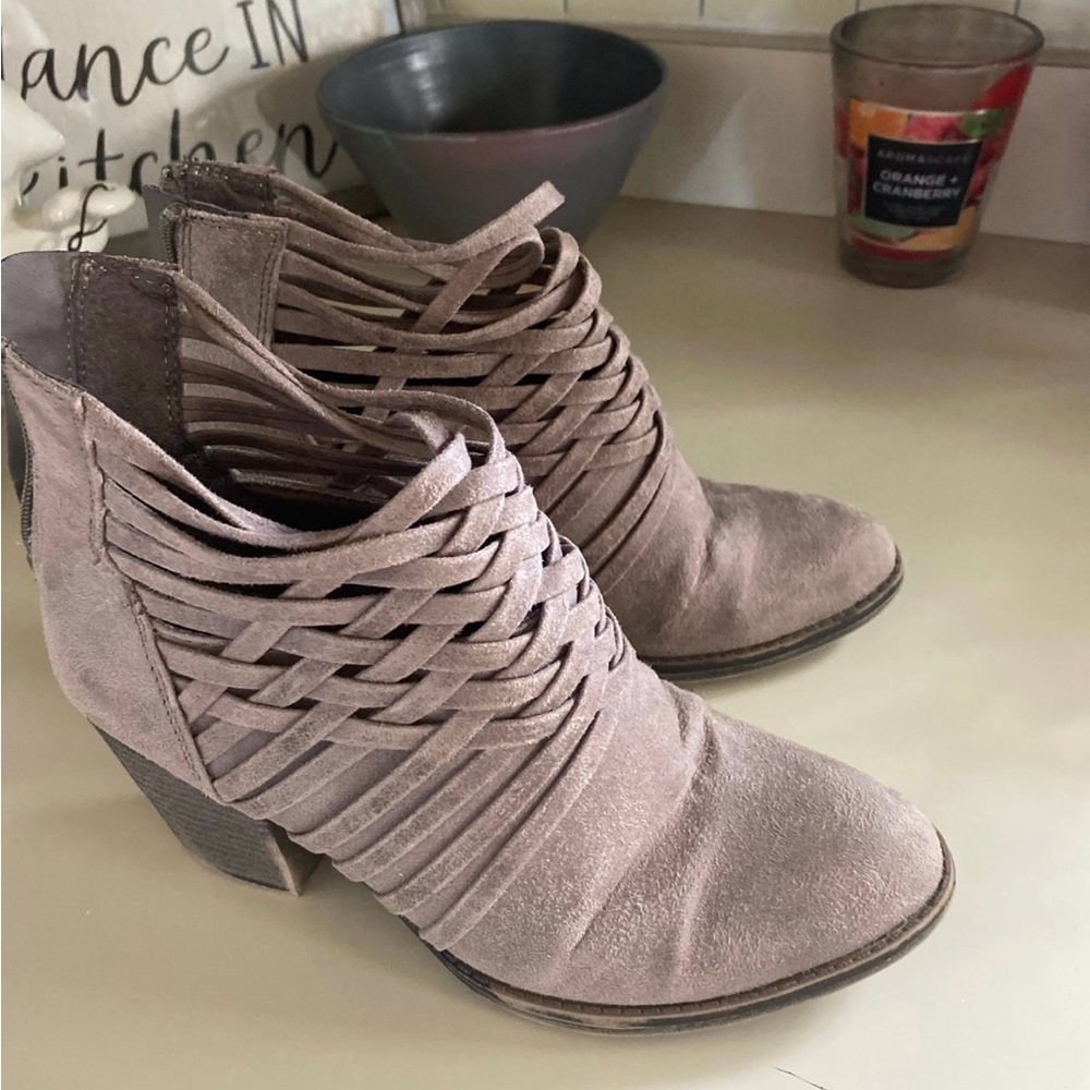 Massini booties size 7.5